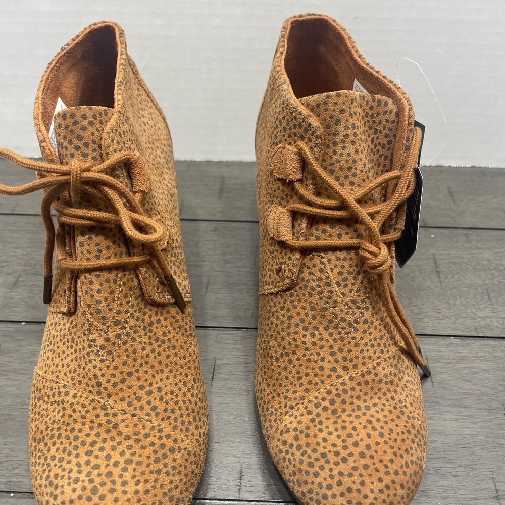 Toms New Women’s Size 8.5. Shoes Kala Wedge Bootie Ortholite Mini Cheetah Suede - Picture 2 of 11